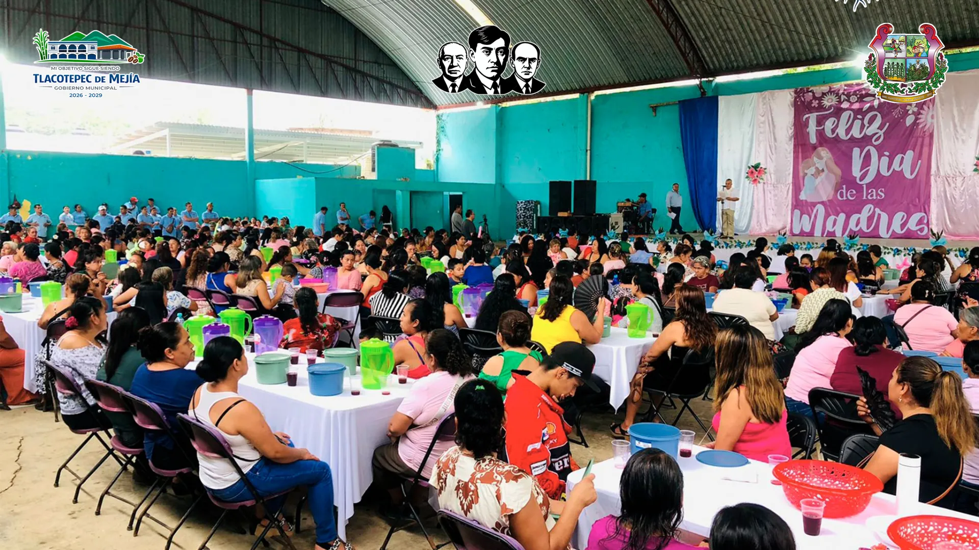 Ayuntamiento y DIF festejan el día de las madres
