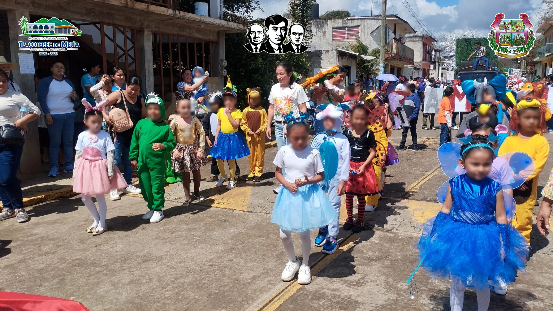 Participan escuelas en desfile por inicio de primavera